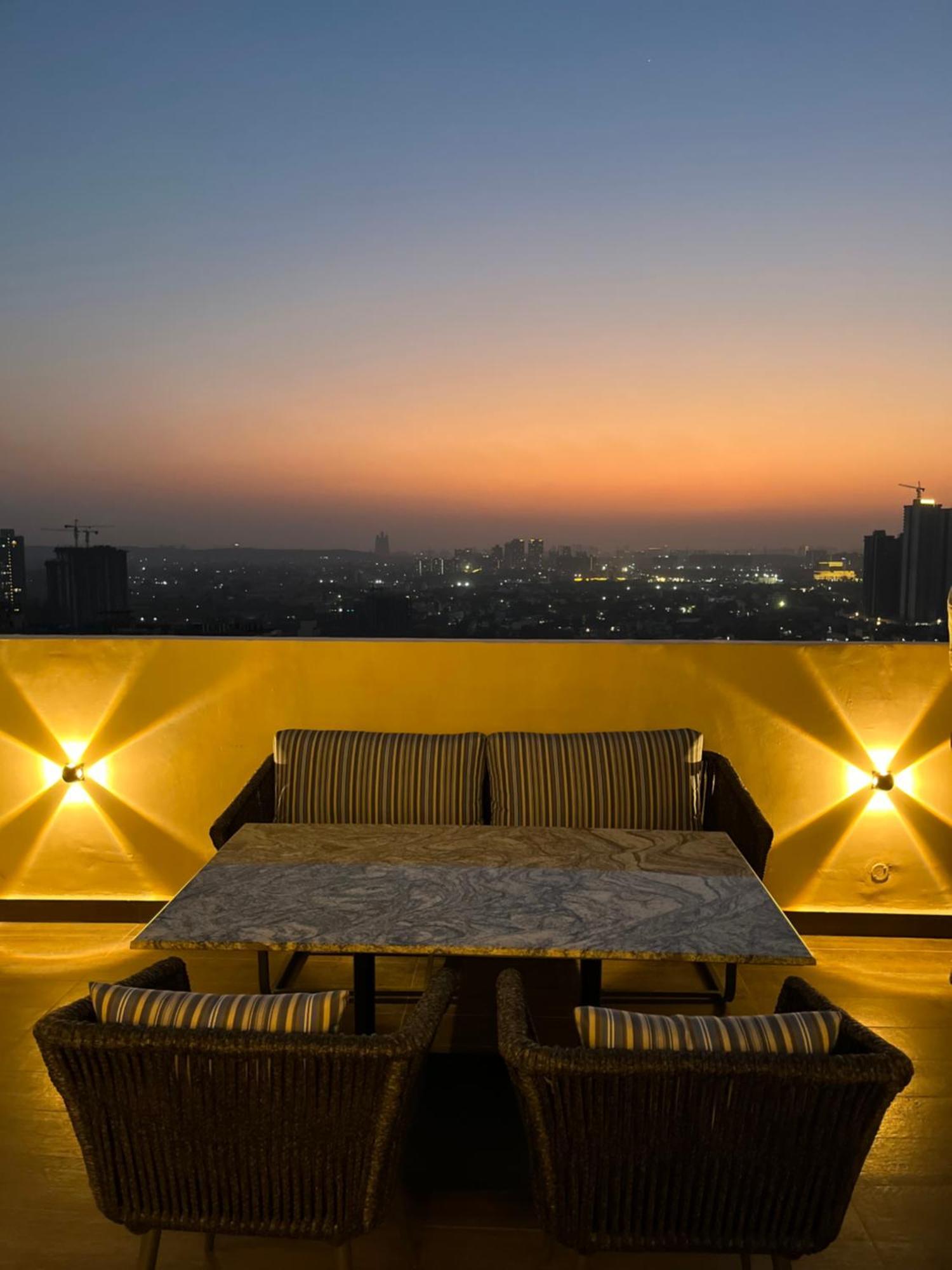 Rhythm Gurugram Hotel & Suites, Sohna Road Γκουργκάον Εξωτερικό φωτογραφία
