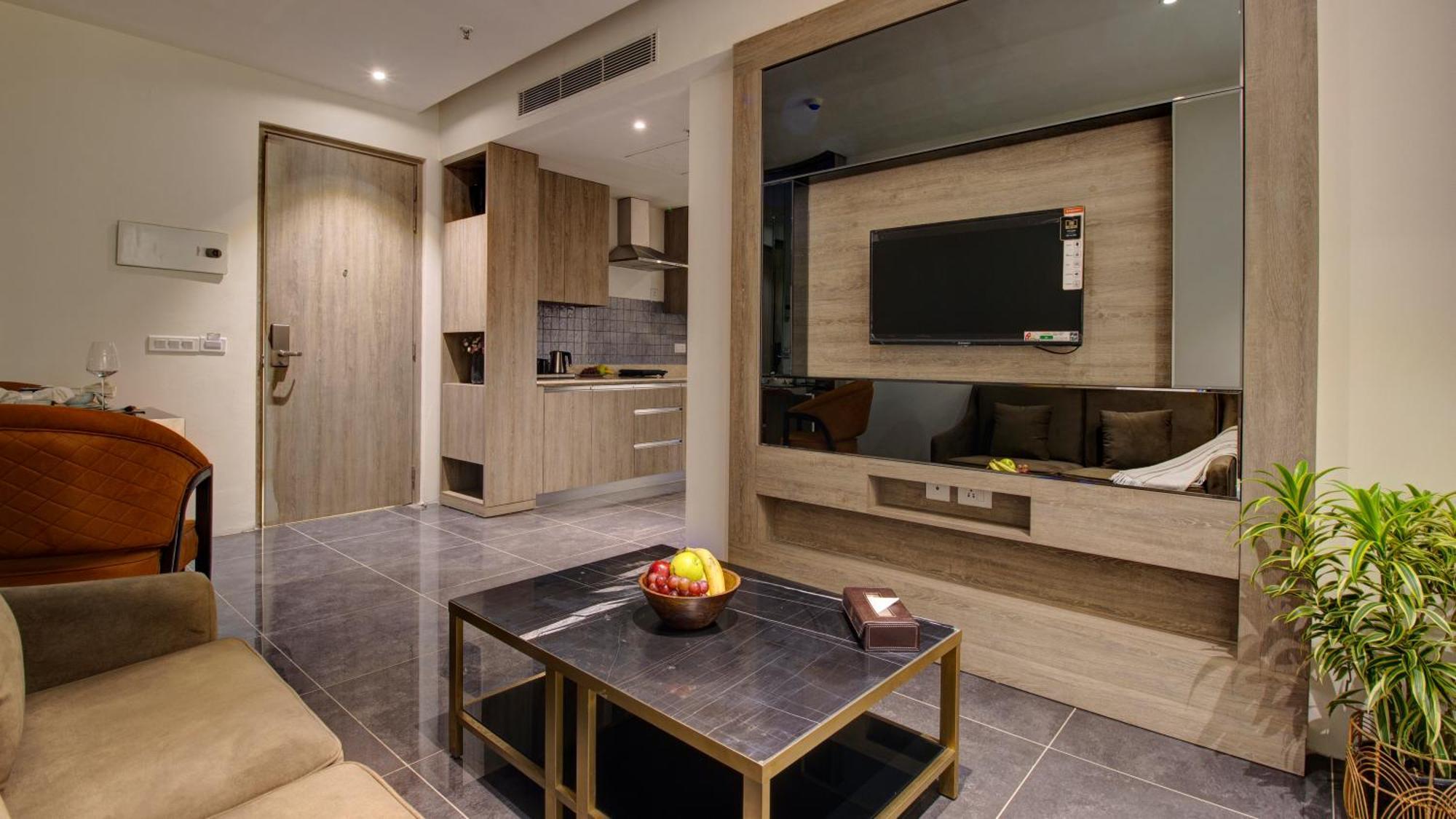 Rhythm Gurugram Hotel & Suites, Sohna Road Γκουργκάον Εξωτερικό φωτογραφία