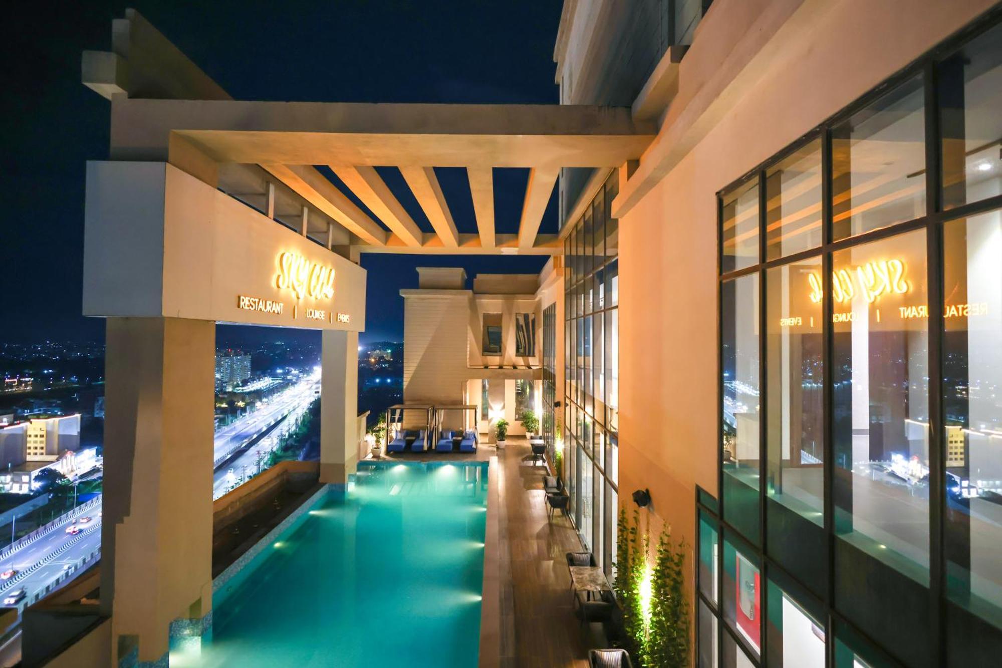 Rhythm Gurugram Hotel & Suites, Sohna Road Γκουργκάον Εξωτερικό φωτογραφία