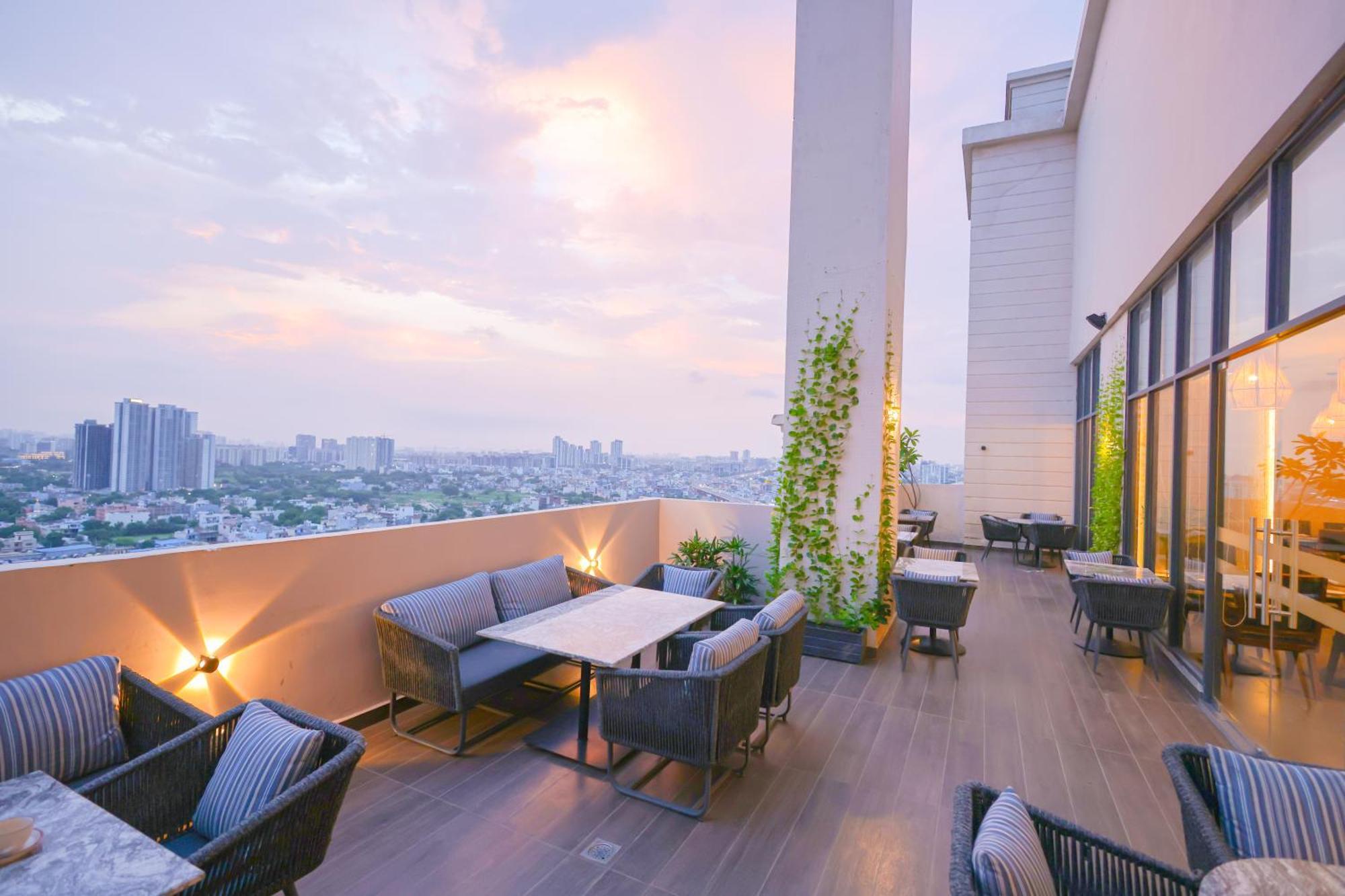 Rhythm Gurugram Hotel & Suites, Sohna Road Γκουργκάον Εξωτερικό φωτογραφία