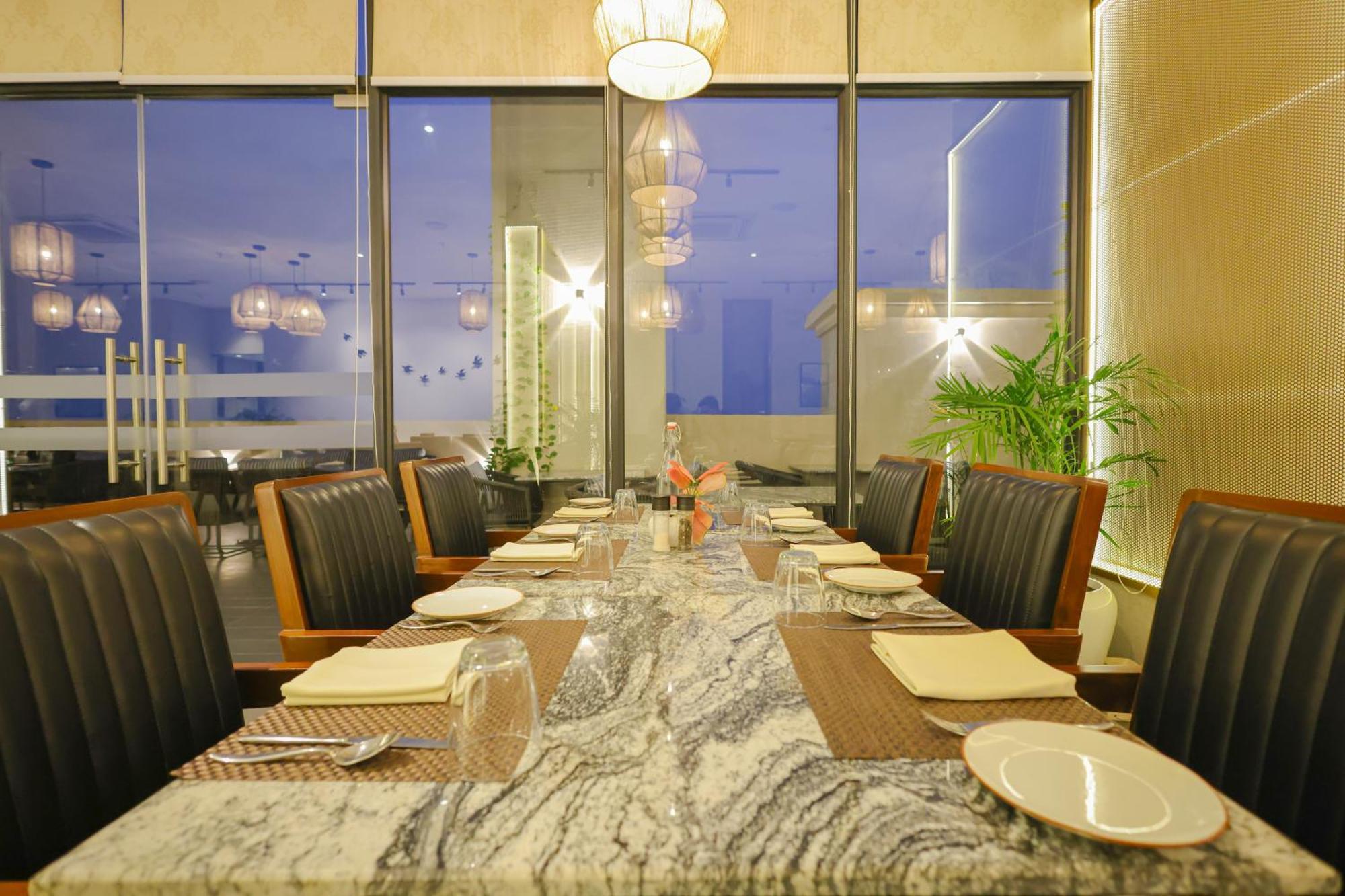 Rhythm Gurugram Hotel & Suites, Sohna Road Γκουργκάον Εξωτερικό φωτογραφία