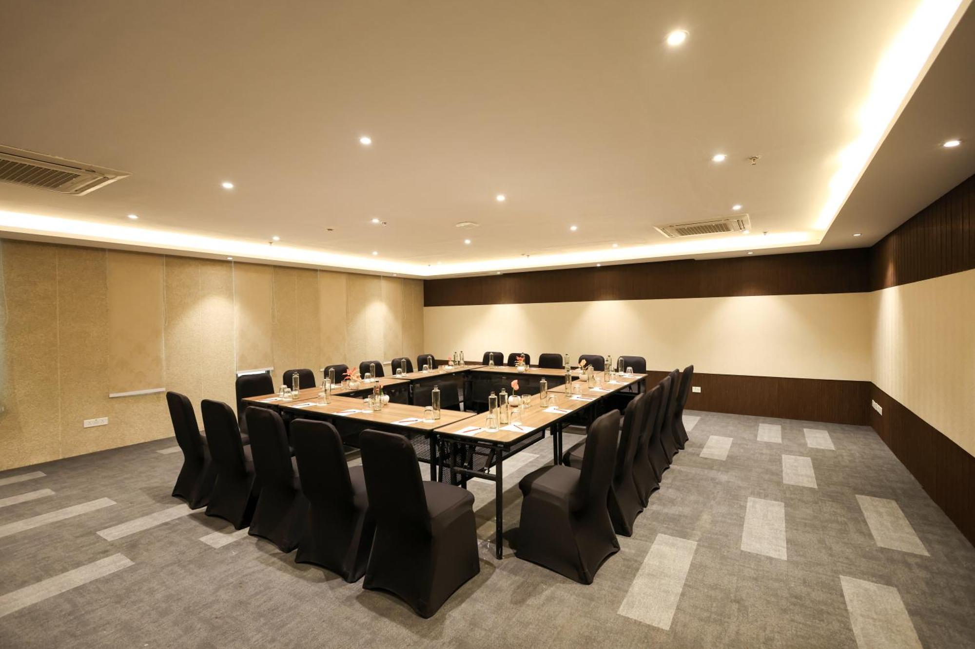 Rhythm Gurugram Hotel & Suites, Sohna Road Γκουργκάον Εξωτερικό φωτογραφία