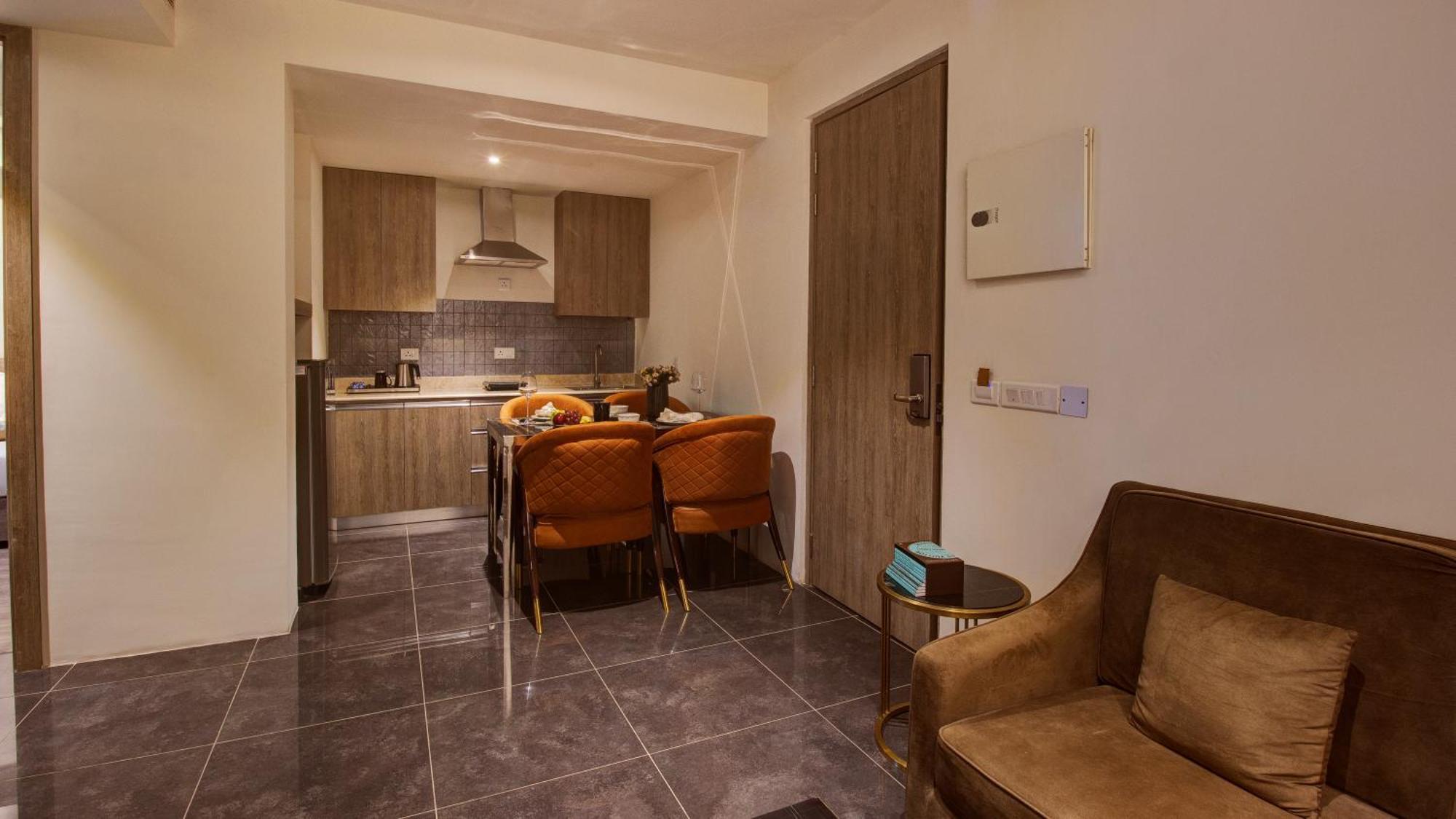 Rhythm Gurugram Hotel & Suites, Sohna Road Γκουργκάον Εξωτερικό φωτογραφία