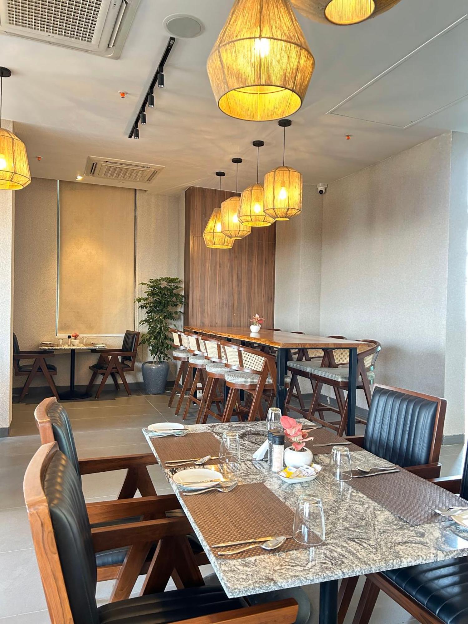 Rhythm Gurugram Hotel & Suites, Sohna Road Γκουργκάον Εξωτερικό φωτογραφία