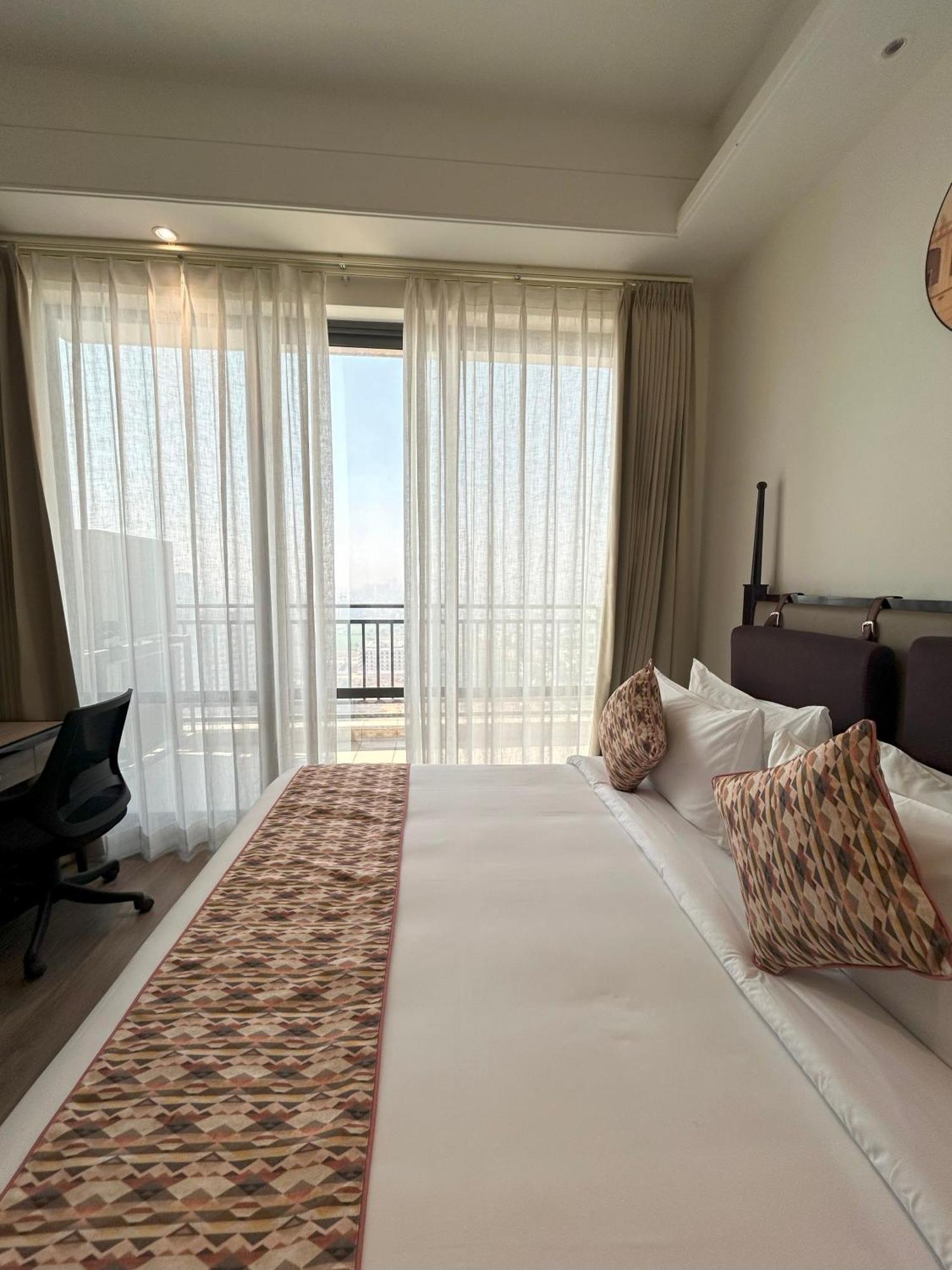 Rhythm Gurugram Hotel & Suites, Sohna Road Γκουργκάον Εξωτερικό φωτογραφία