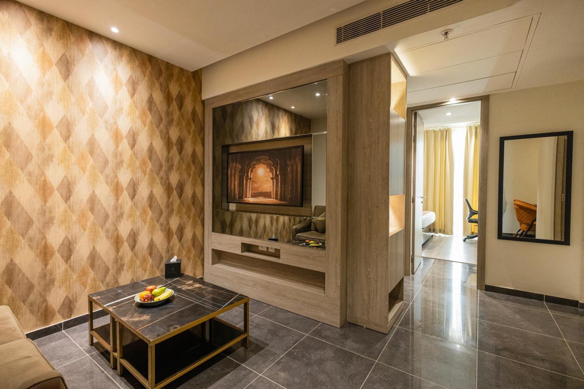 Rhythm Gurugram Hotel & Suites, Sohna Road Γκουργκάον Εξωτερικό φωτογραφία